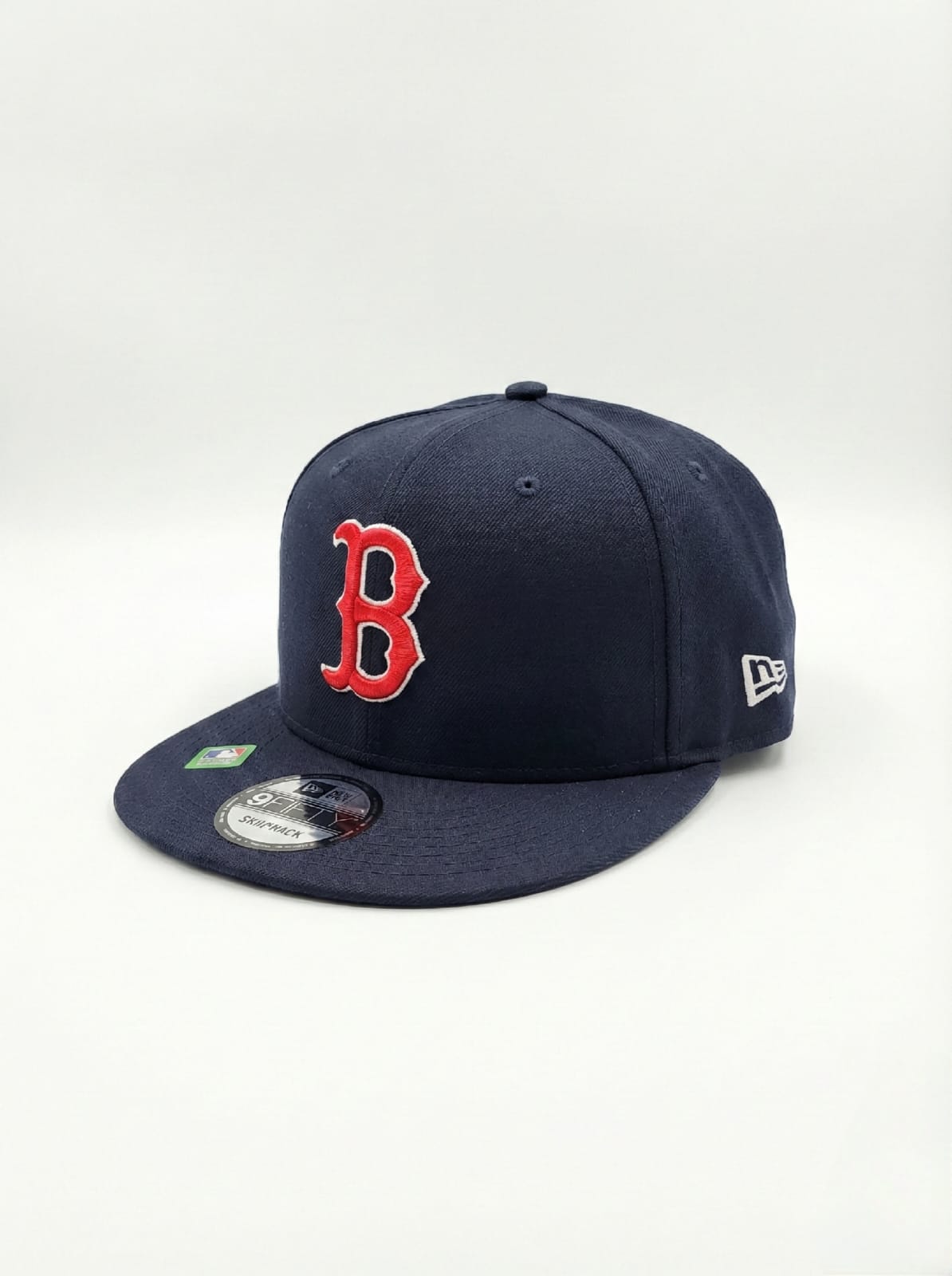 Variedad de gorros New Era