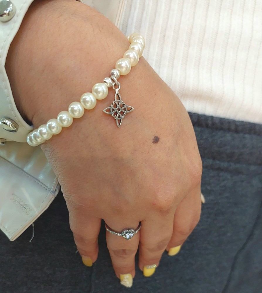 Pulsera Perlas y Nudo de Bruja Plata 925