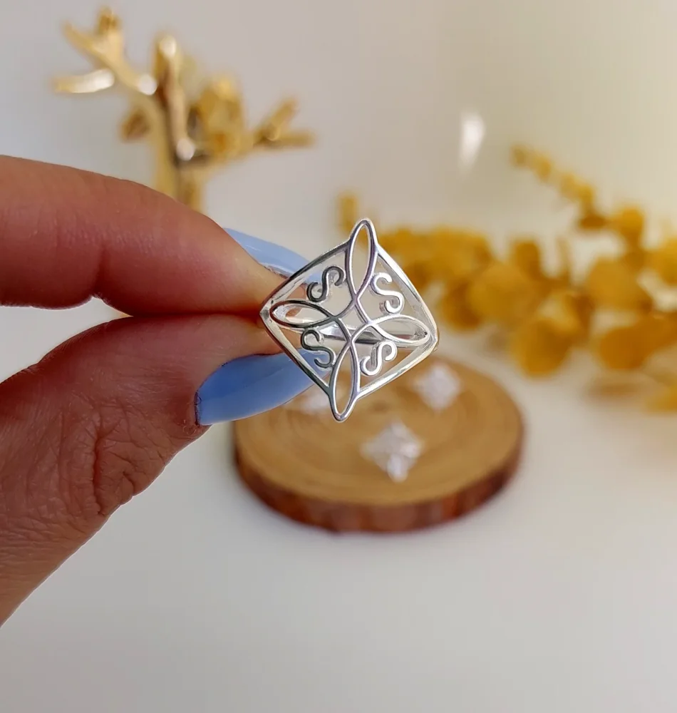 Anillo Nudo de Brujas