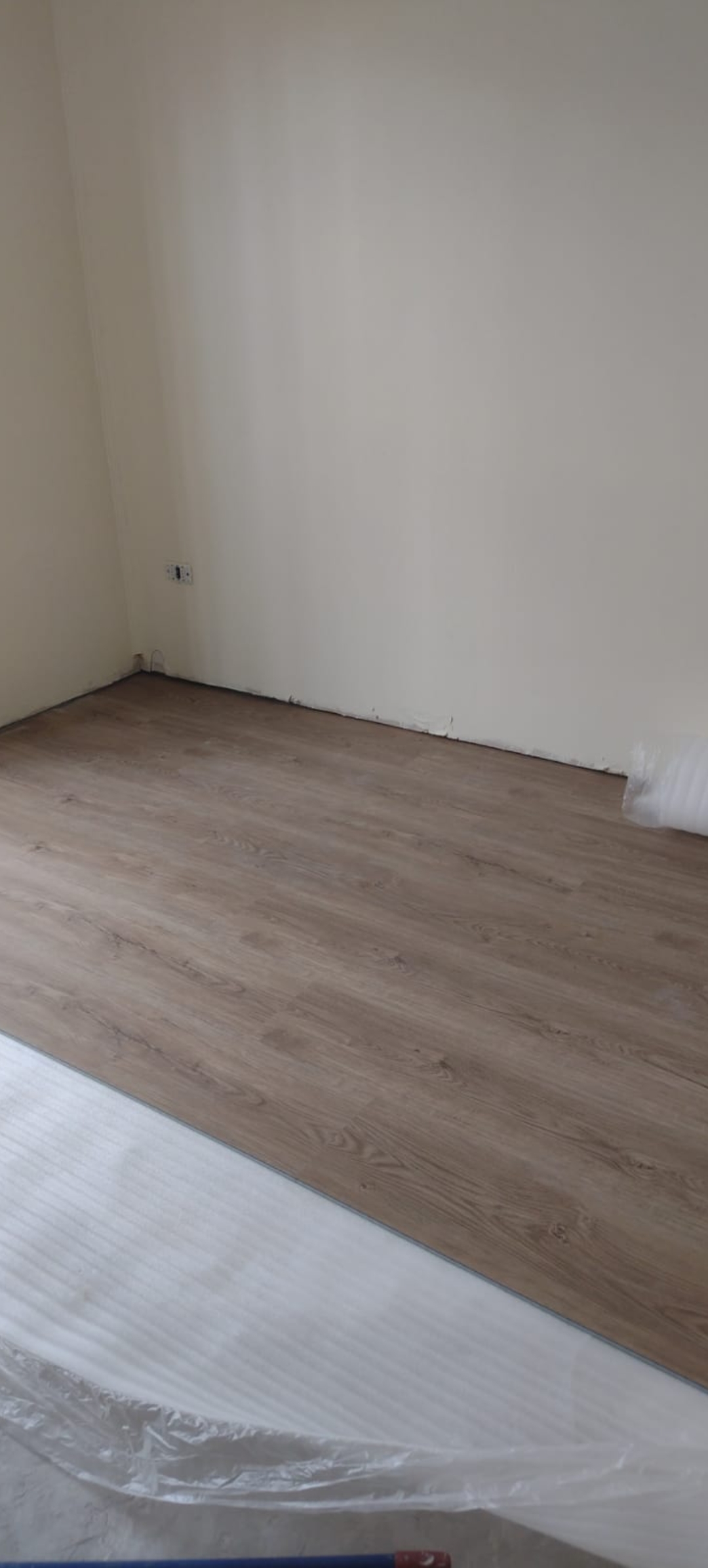 Instalación de piso vinílico y/o flotante